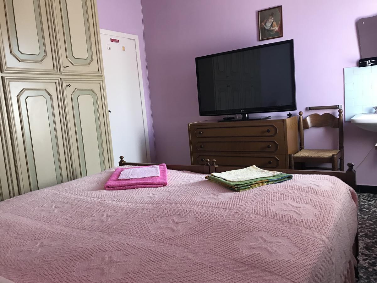 Albergo Delfino San Pietro d'Olba Ngoại thất bức ảnh