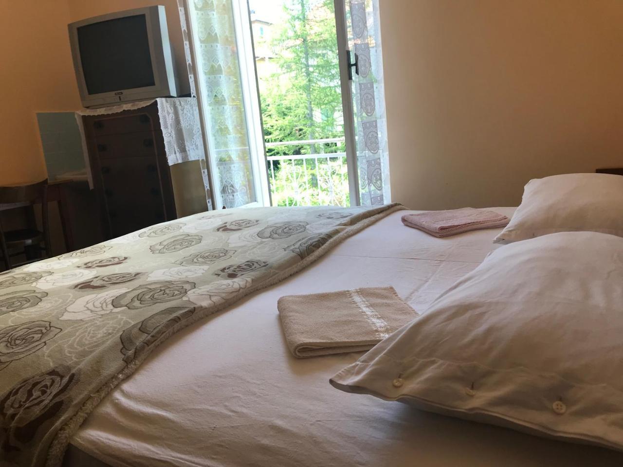 Albergo Delfino San Pietro d'Olba Ngoại thất bức ảnh